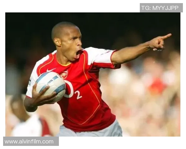 足球明星亨利的妻子美丽照片曝光引发热议网友纷纷点赞评论不断